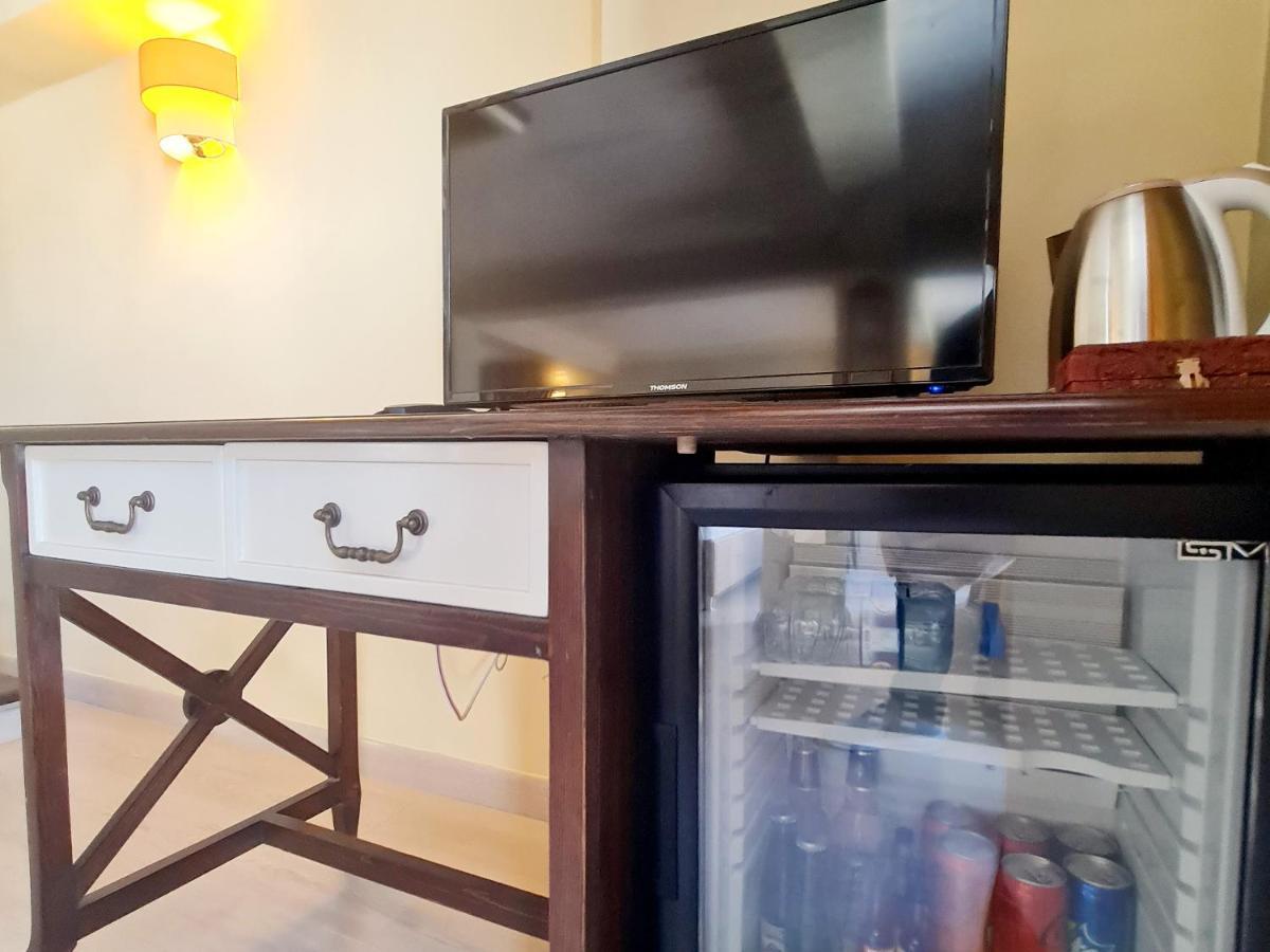 Sofia Boutique Hotel キレニア エクステリア 写真