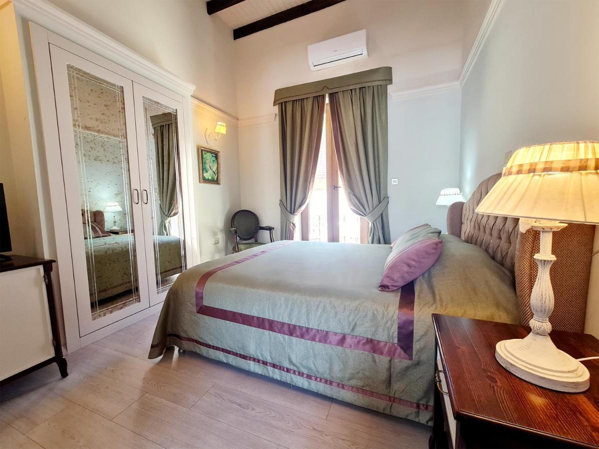 Sofia Boutique Hotel キレニア エクステリア 写真